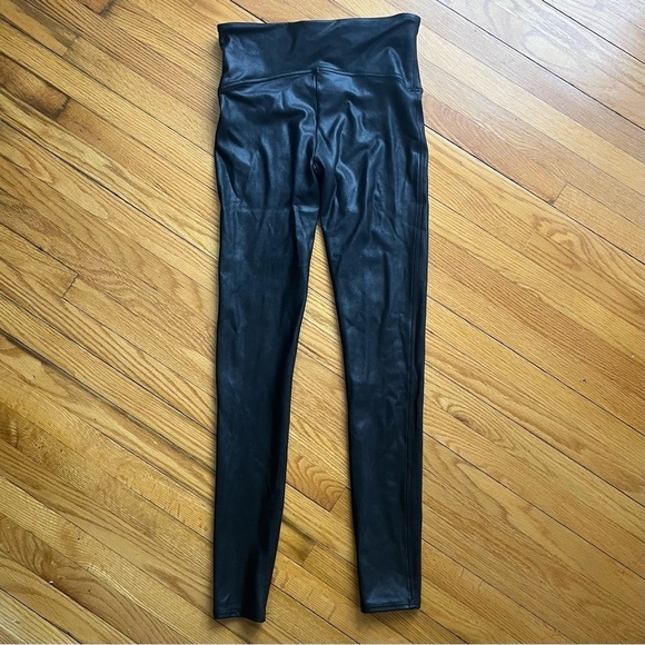 SPANX High Rise Black Faux Leather Leggings M - Picture 4 of 7